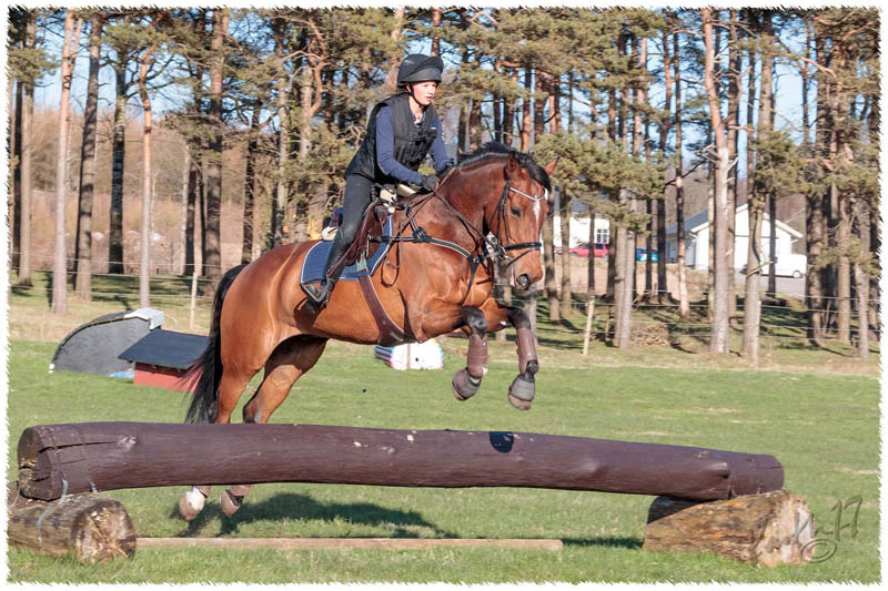 1704-7608-XC-training-Nisse