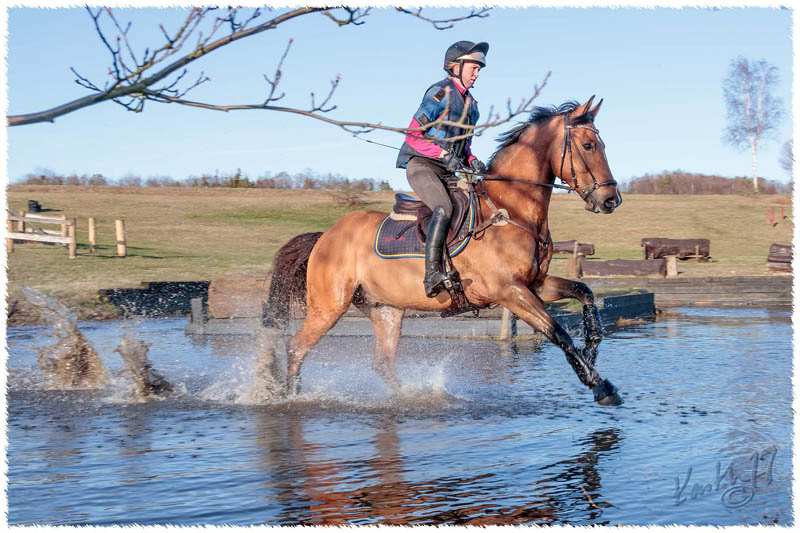 1704-7915-XC-training-Pelle